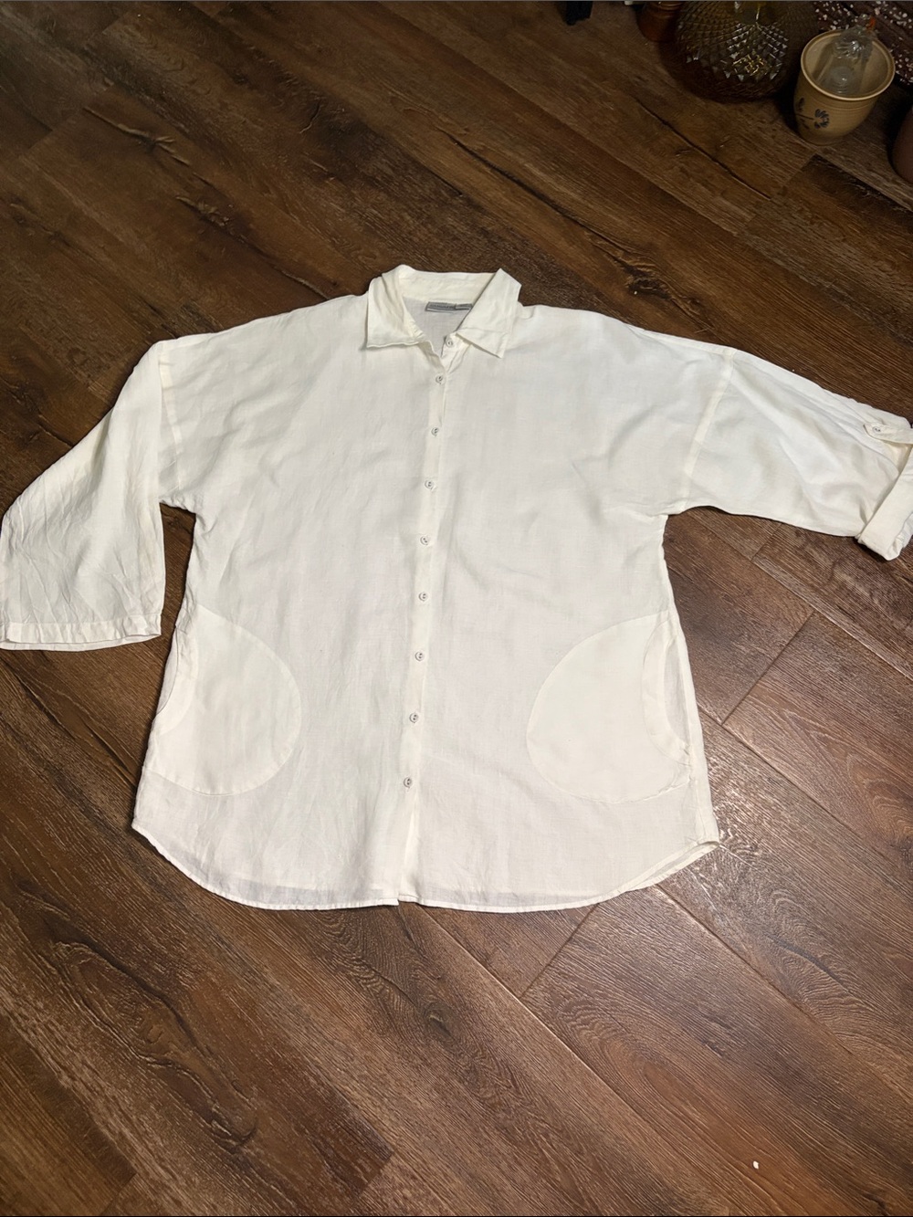 Chico's 100% linen button down with pockets LIKE NEW  Size3